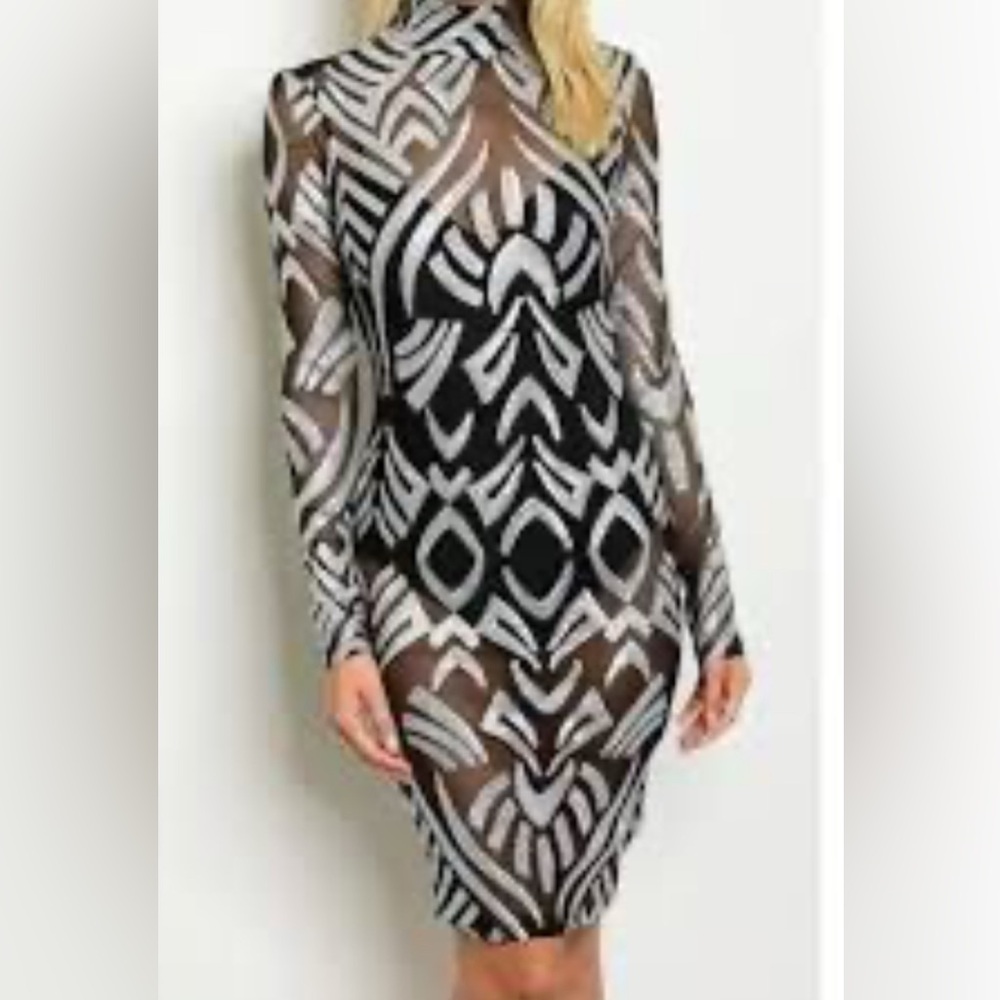 Auditions Black and Gray Geometric Long Sleeve Dress